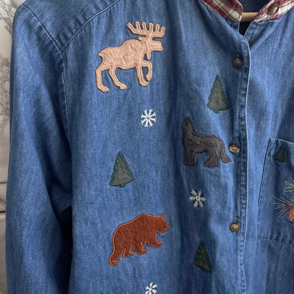 Vintage wilderness animals chambray button down - Picture 4 of 5